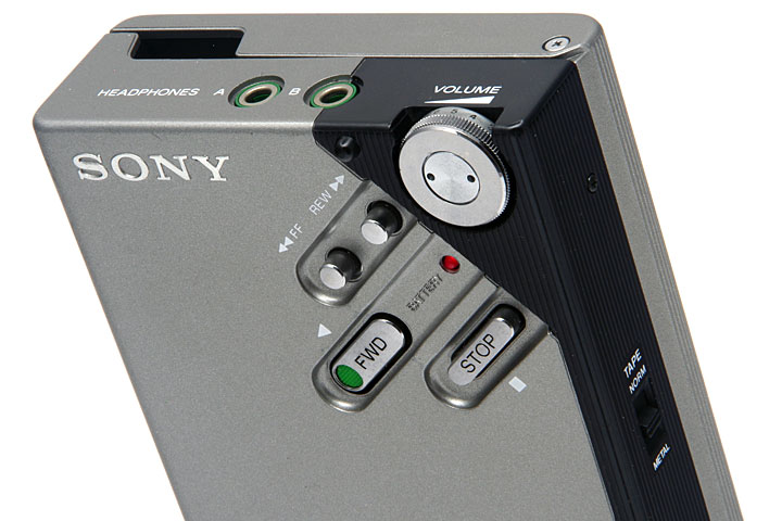 カセットウォークマン SONY Ⅱ 2代目 WM-2 テープ回らず→ジャンク 赤い WALKMAN - valie.sports.coocan.jp