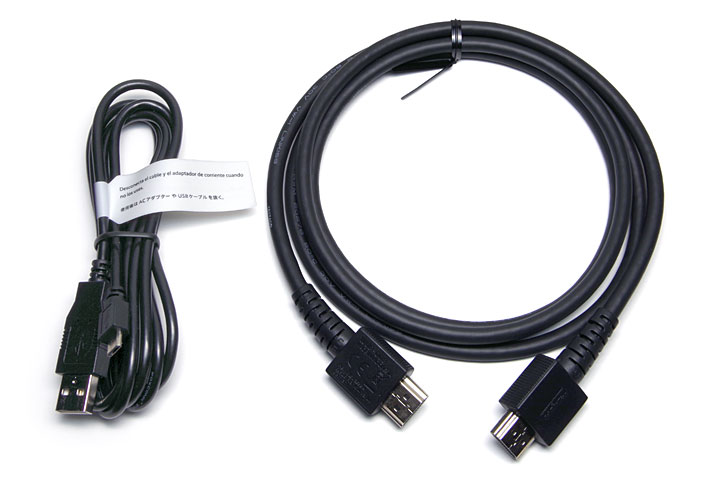 HDMIケーブルとmicroUSB-USB