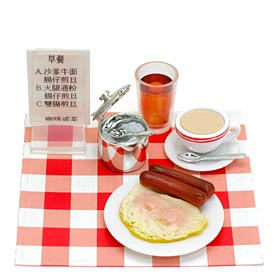 目玉焼き2個とソーセージ2本/コーヒーか紅茶